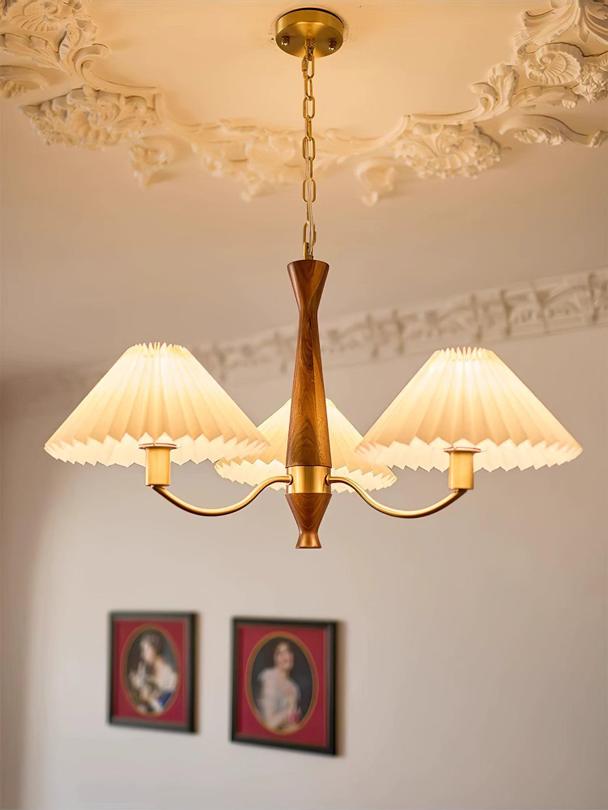 Overheadstoffen kaparmatuur met gebogen armen voor eettafels & open keukens – Essenhout & ijzeren frame met verstelbare ketting in beige | Thomler