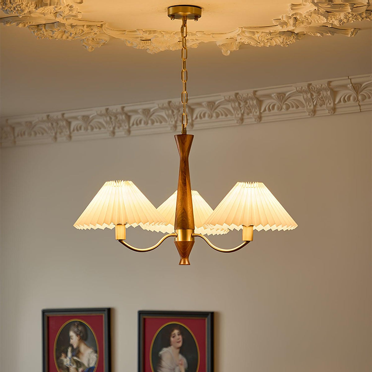 Overheadstoffen kaparmatuur met gebogen armen voor eettafels & open keukens – Essenhout & ijzeren frame met verstelbare ketting in beige | Thomler