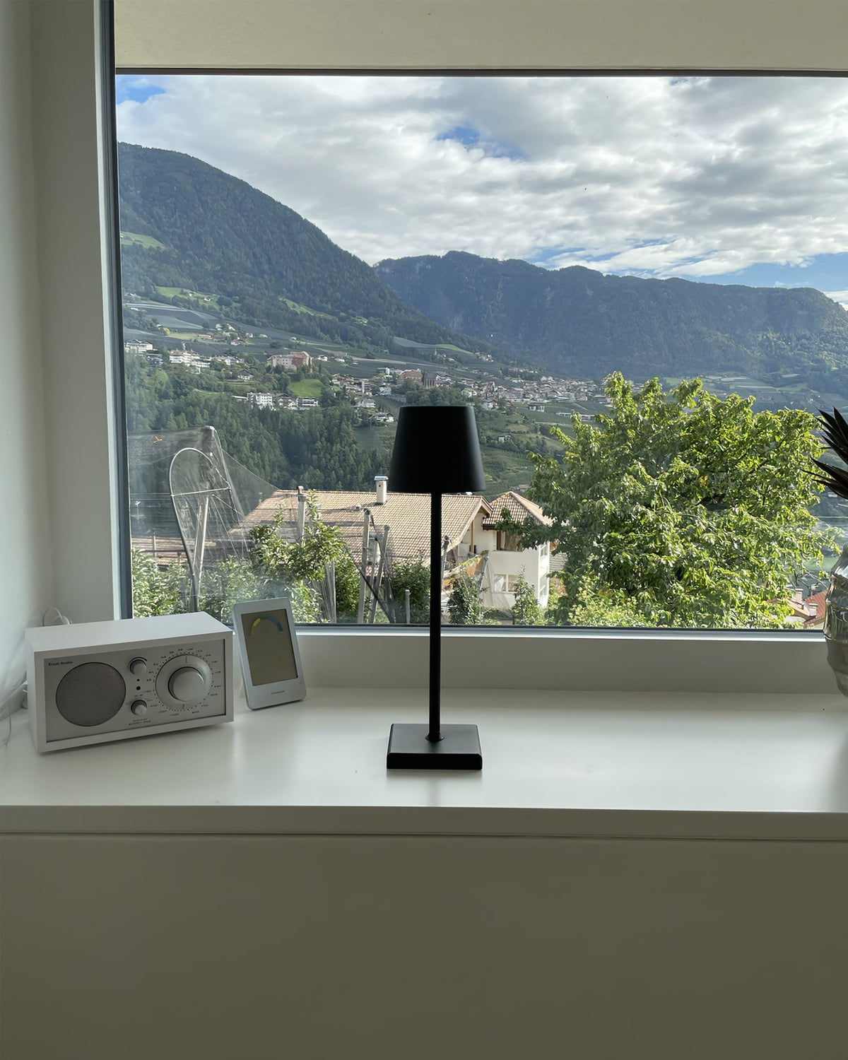 Rechargeable LED Desk Lamp with Touch Dimmer – Cordless Metal Accent Light for Bedroom, Patio, Office – 15 Inch Portable USB Lamp for Indoor | Thomler