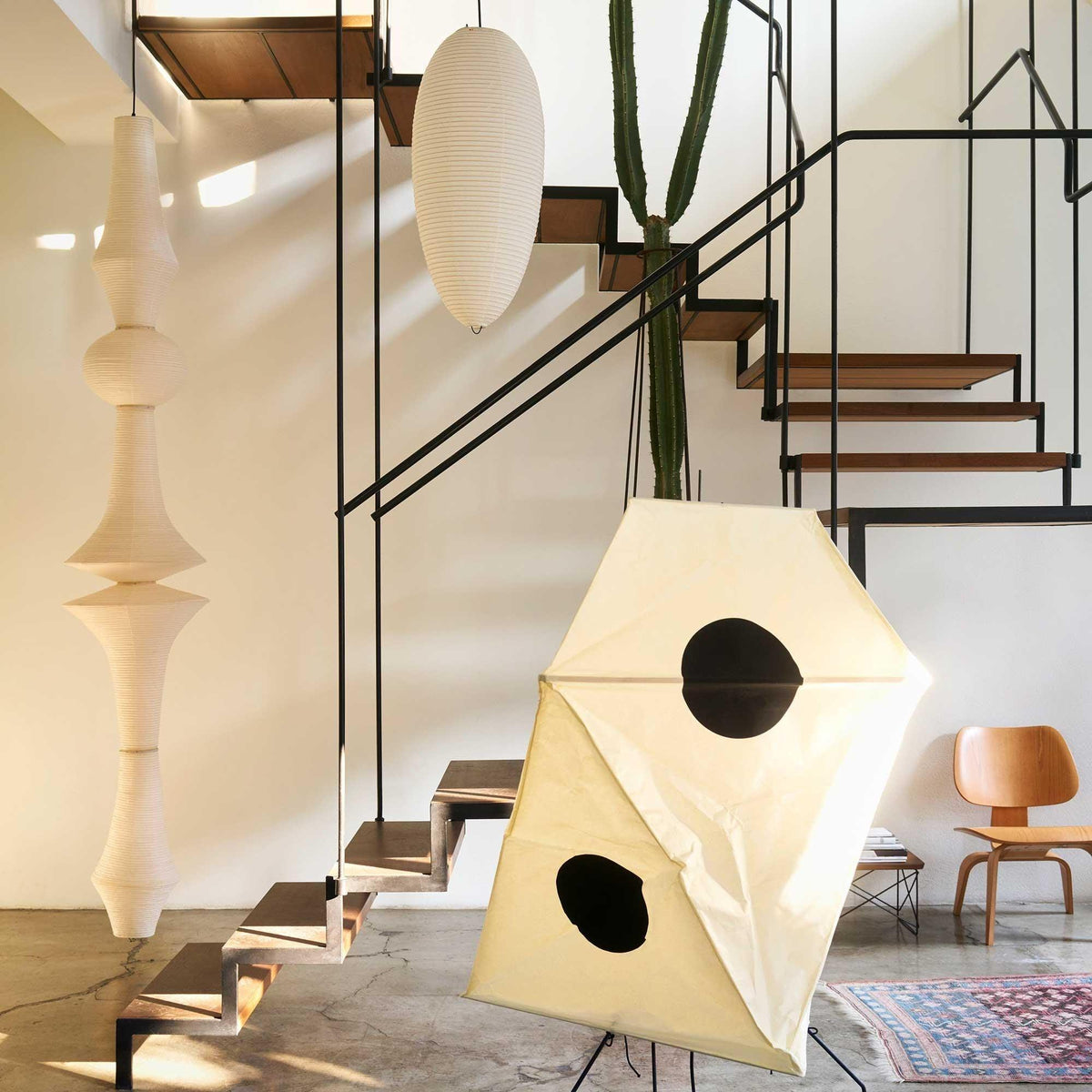 Lámpara de techo artesanal de papel con pantalla cilíndrica blanca, luminaria colgante con casquillo E26/E27 para dormitorio, sala de estar y comedor, luz ambiental moderna | Thomler