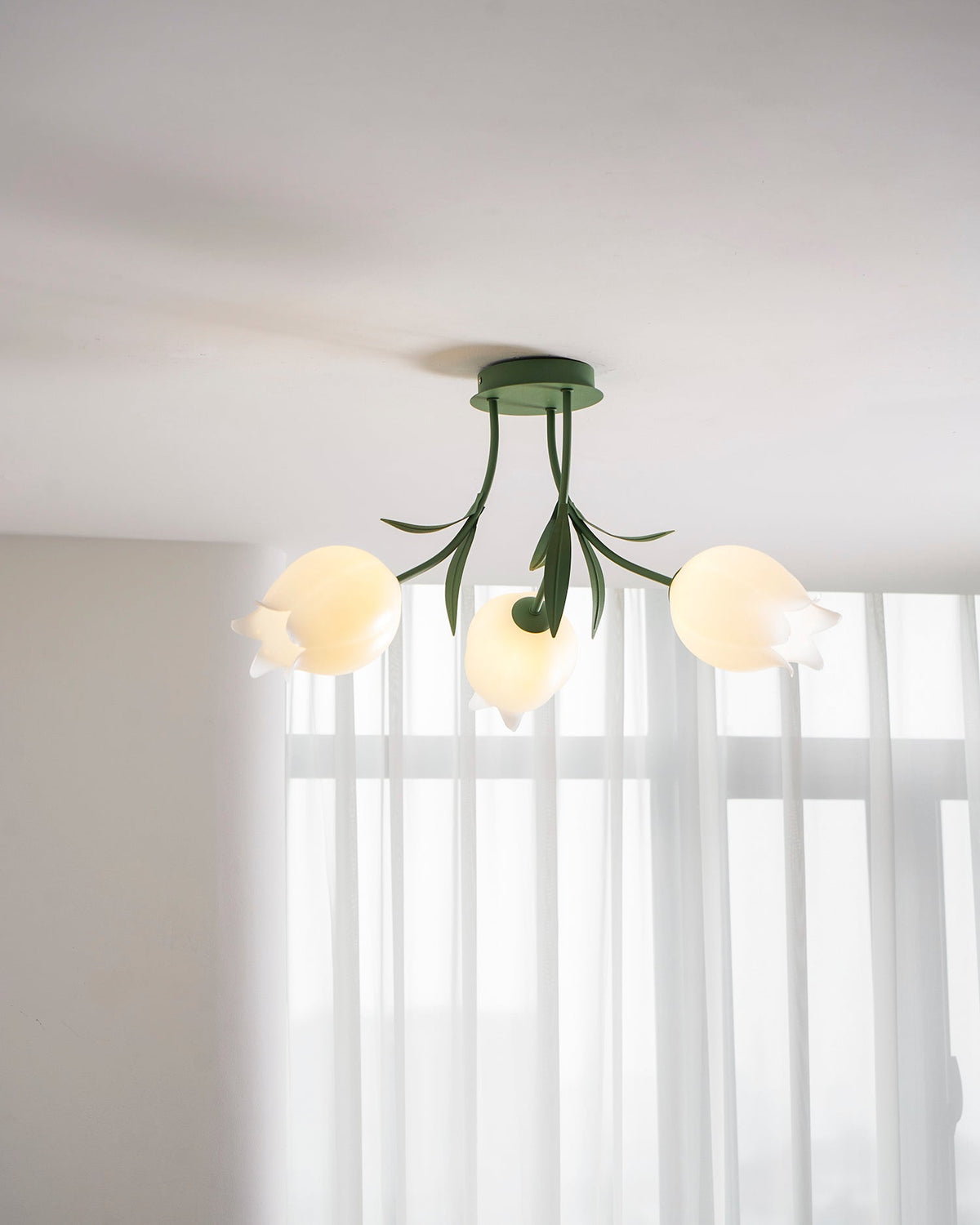 Flush Mount Floral Ceiling Light Fixture with Multi-Head LED Design for Bedroom, Living Room