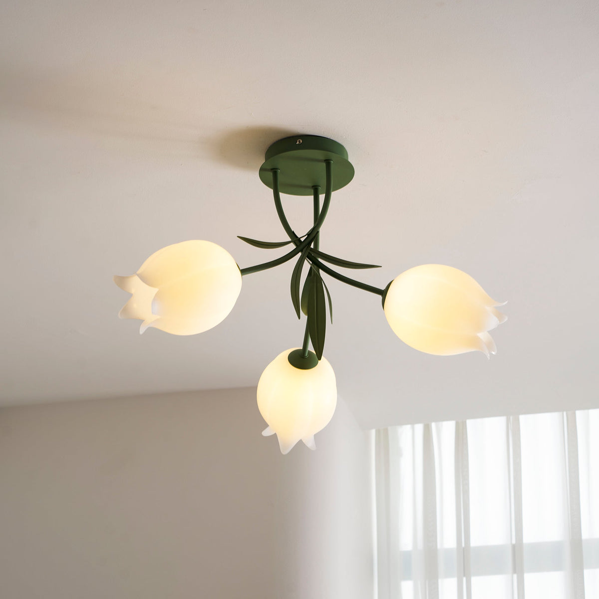 Flush Mount Floral Ceiling Light Fixture with Multi-Head LED Design for Bedroom, Living Room