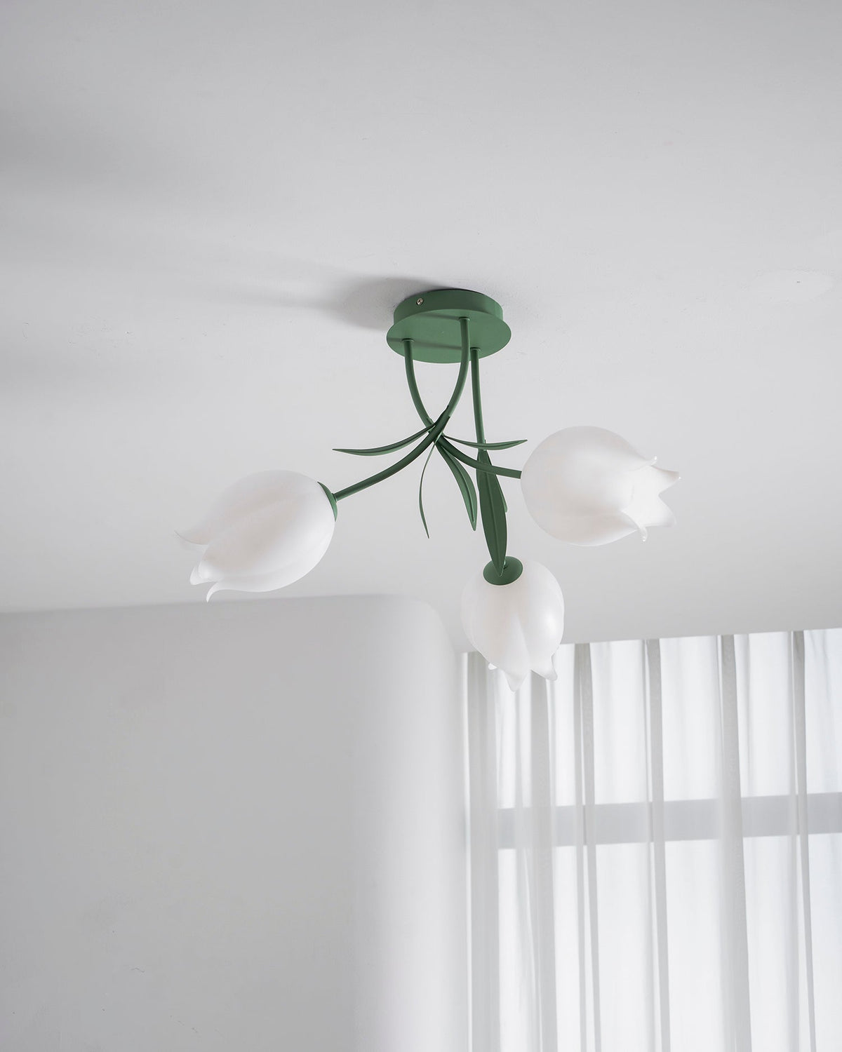 Flush Mount Floral Ceiling Light Fixture with Multi-Head LED Design for Bedroom, Living Room