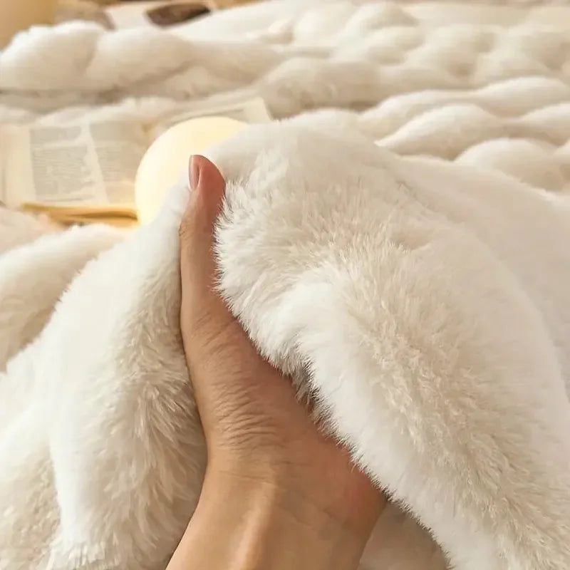 Reversible Faux Fur Throw Blanket – Double-Sided Fleece for Sofa, Bed & Couch in Gray, Beige & Pink
