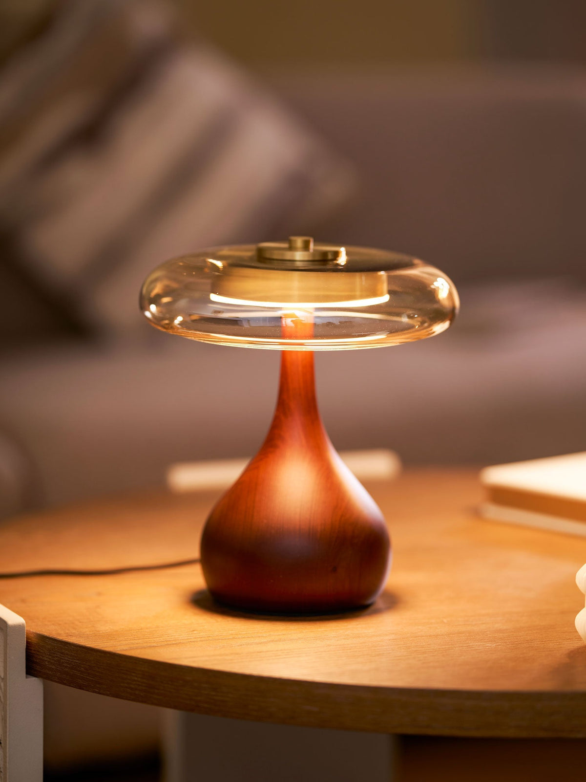 Lámpara de escritorio LED con pantalla de vidrio ámbar y base de madera natural para oficina en casa, dormitorio y mesa de noche | Temperatura de color ajustable 3000K-6000K | Thomler