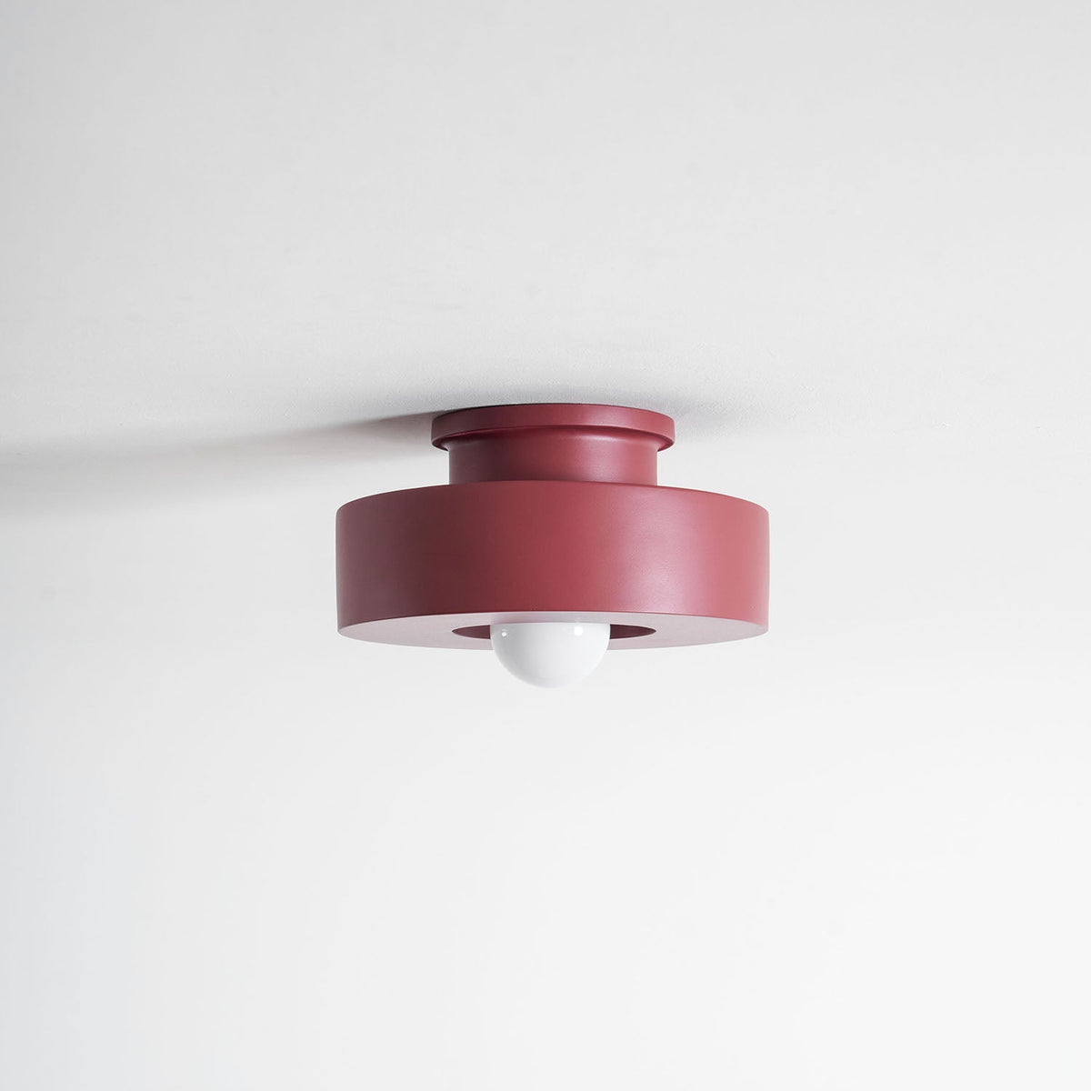 Lámpara de techo escultural de 12 pulgadas, diseño geométrico de polímero, casquillo E26 E27 para dormitorio, sala de estar y cocina en rojo, verde y negro | Thomler