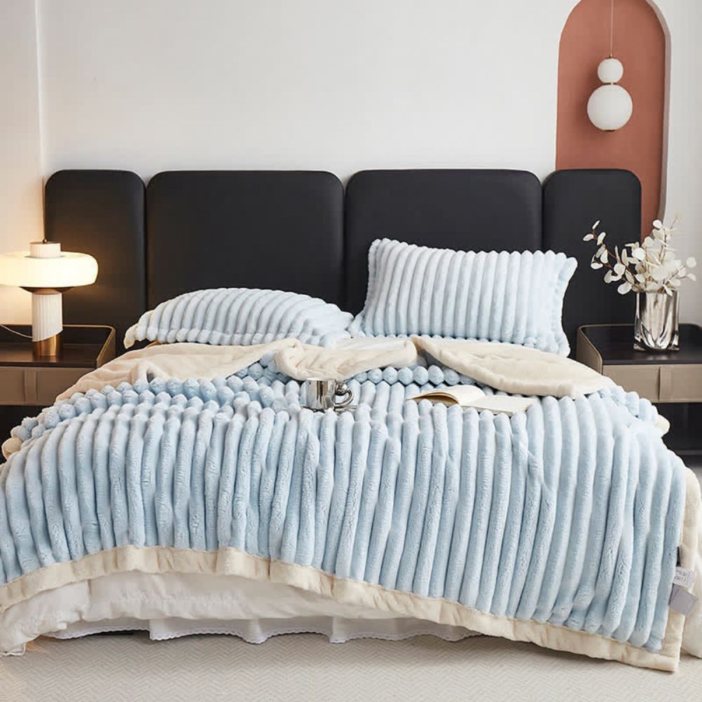 Reversible Microfiber Throw Blanket – Soft Dual-Texture Plush for Couch, Bed & Layering