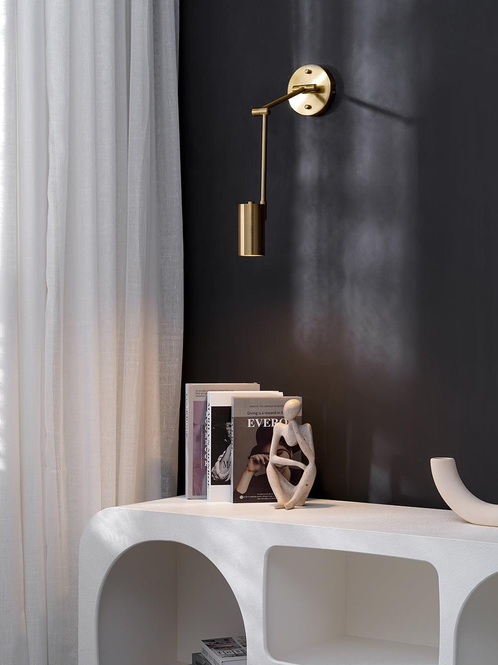 Aplique de pared LED con brazo giratorio y soporte extensible para dormitorio, pasillo, rincón de lectura e iluminación de tareas. Lámpara moderna regulable, oro y negro | Thomler