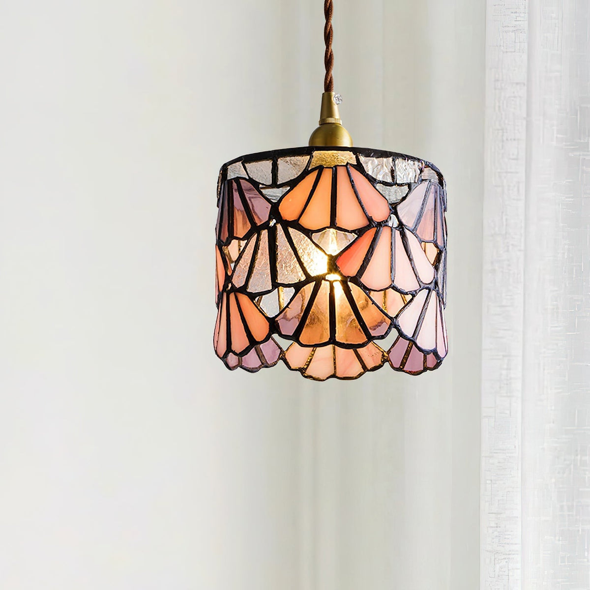 Hangende plafondlamp met getinte glazen kap 13,5 cm voor eetkamer, keukeneiland, slaapkamerdecoratie, armatuur met messing accenten, verstelbaar snoer | Thomler