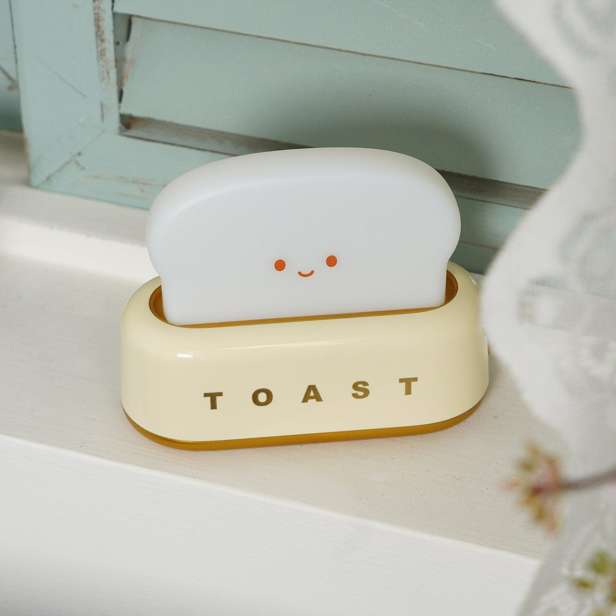 USB-Powered Toaster-Shaped LED Accent Light with Dimmer – 5.3 in Retro Desktop Lamp for Bedroom Nightstand Desk Office Dorm – Warm White Glo | Thomler