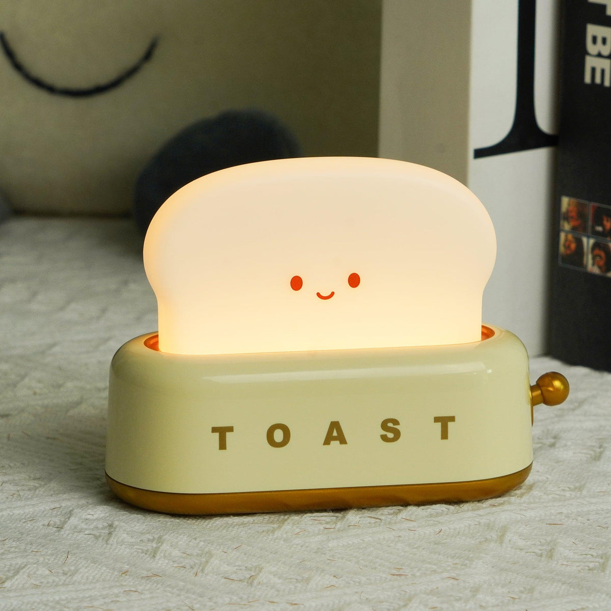 USB-Powered Toaster-Shaped LED Accent Light with Dimmer – 5.3 in Retro Desktop Lamp for Bedroom Nightstand Desk Office Dorm – Warm White Glo | Thomler