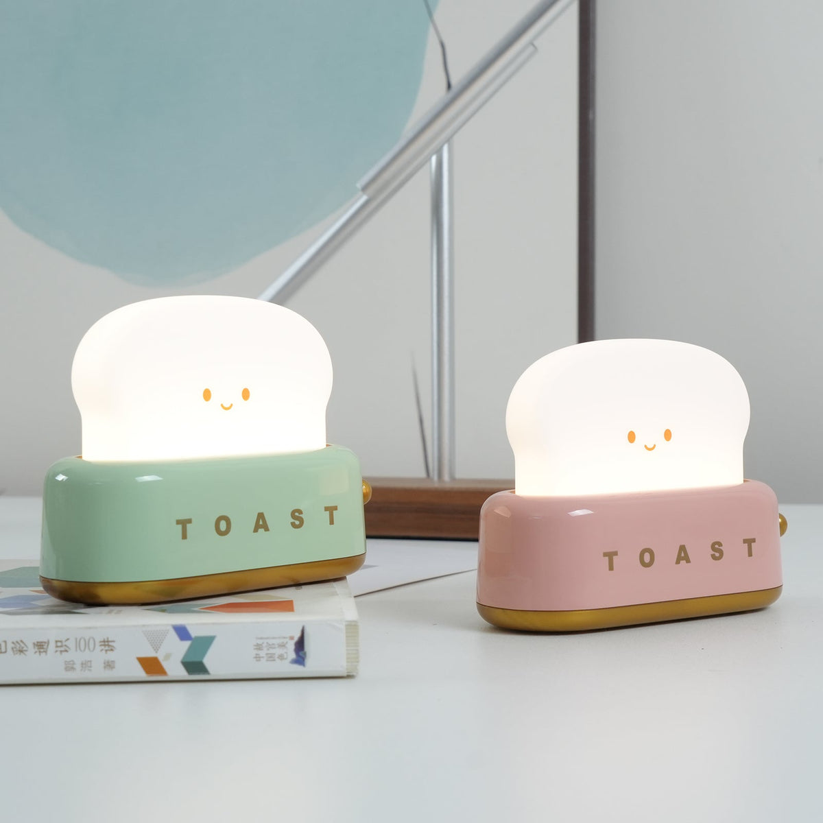 USB-Powered Toaster-Shaped LED Accent Light with Dimmer – 5.3 in Retro Desktop Lamp for Bedroom Nightstand Desk Office Dorm – Warm White Glo | Thomler