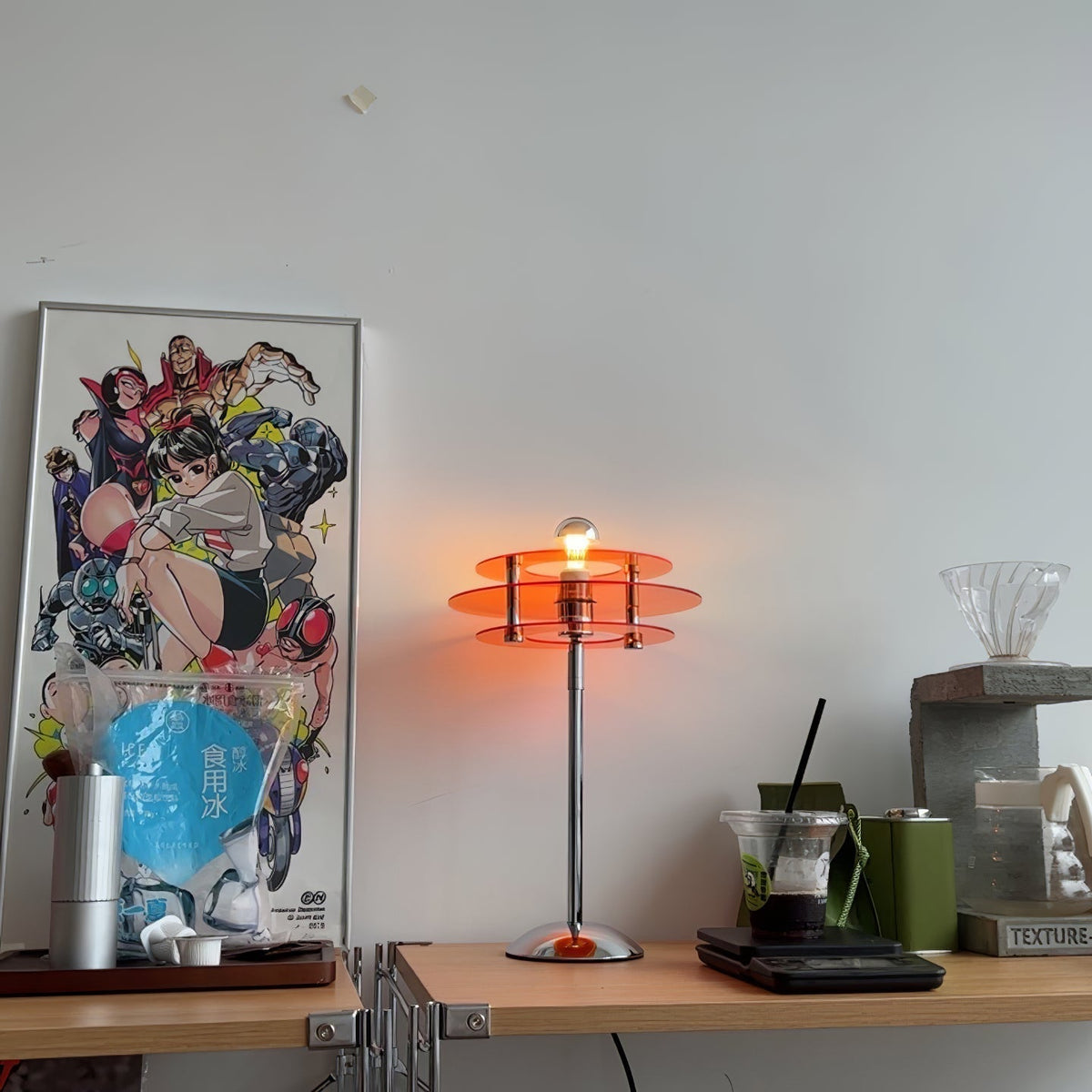 Skulpturale Acryl-Akzentleuchte mit LED-Kompatibilität – 9 Zoll geometrische Nachttischlampe für Schlafzimmer, Büro, Lesen – Modernes Stapeldesign U | Thomler