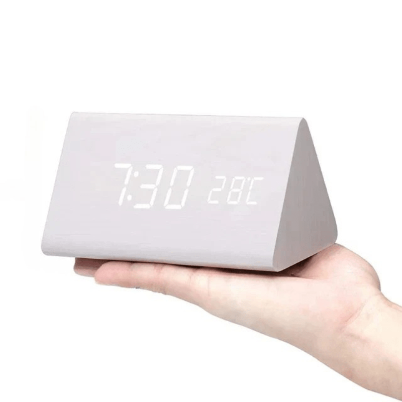 Despertador digital activado por sonido con pantalla LED y acabado en madera para dormitorio, oficina o mesita de noche, alimentación por pilas o USB, brillo ajustable | Thomler
