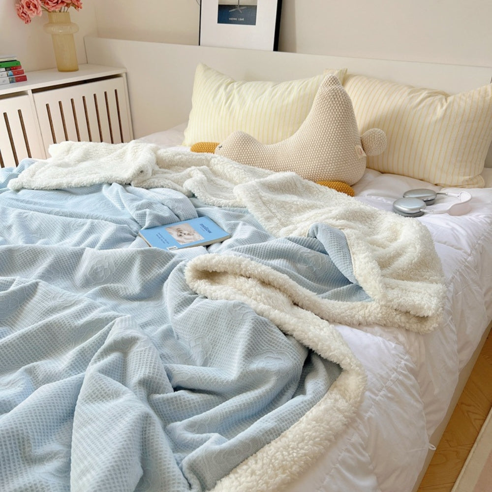 Double-Sided Sherpa Throw Blanket with Textured Floral Design – Soft Microfiber Fleece for Sofa & Bed
