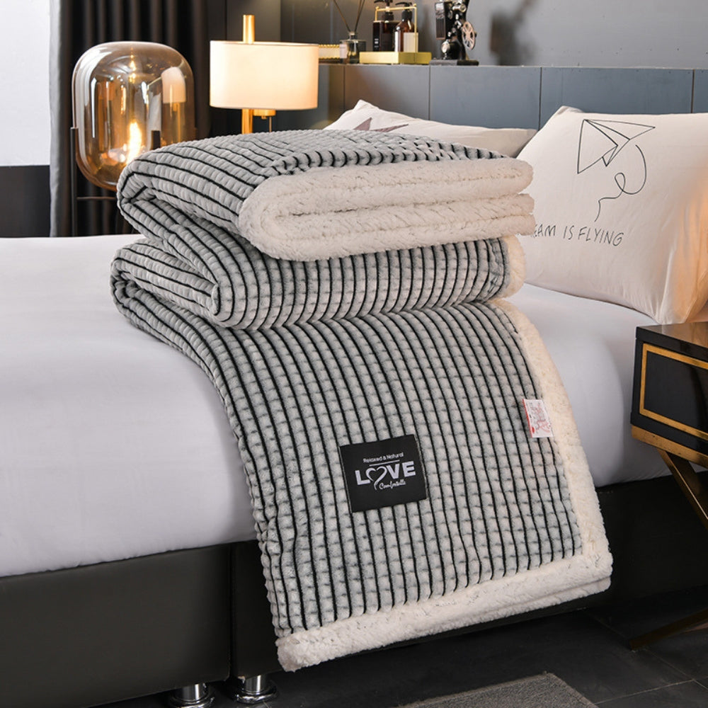 Reversible Textured Throw Blanket with Plush Fleece Backing – Year-Round Cozy Layer for Sofa & Bed