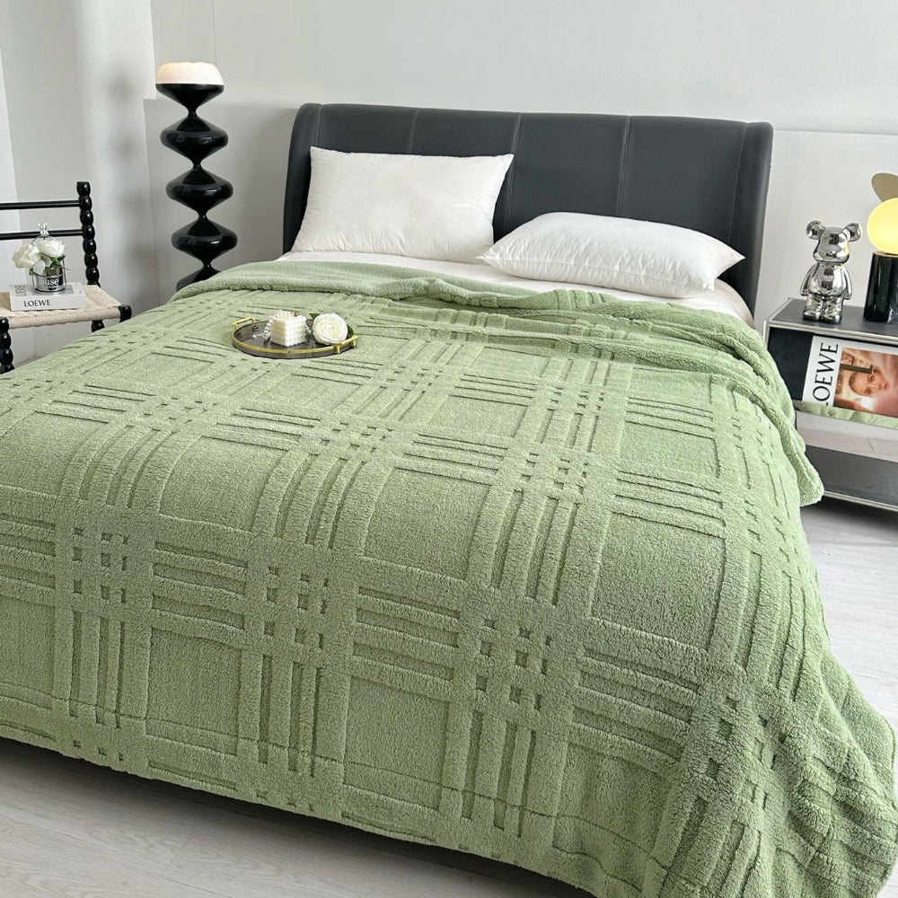 Double-Layer Microfiber Throw Blanket with Raised Checkered Texture – Lightweight Plush Knit in 7 Colors
