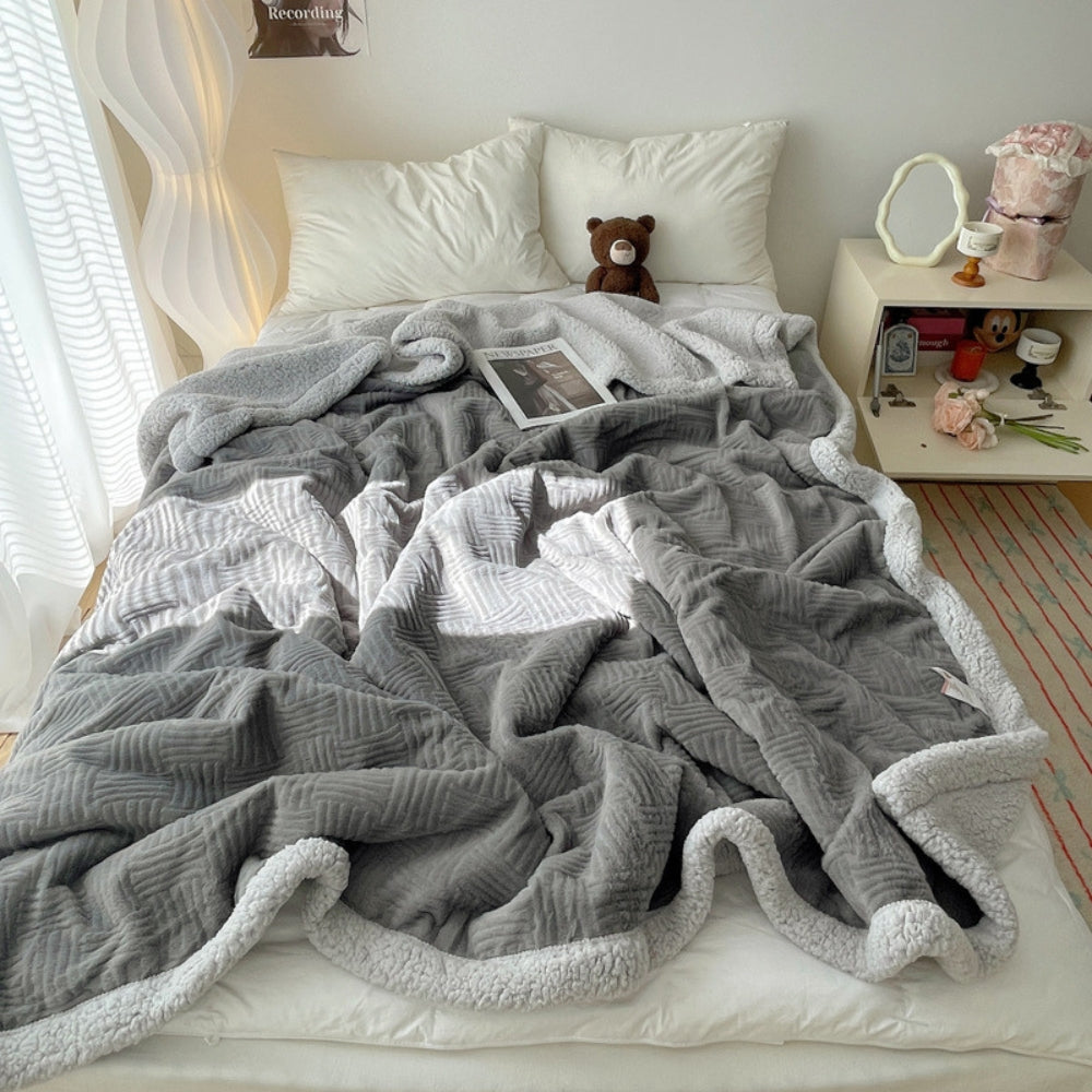 Reversible Double-Sided Plush Throw Blanket with Textured Weave – Soft Microfiber for Couch & Bed