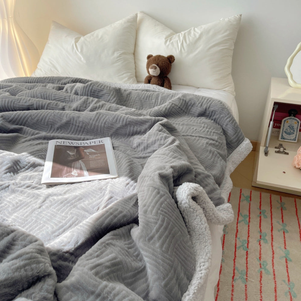 Reversible Double-Sided Plush Throw Blanket with Textured Weave – Soft Microfiber for Couch & Bed