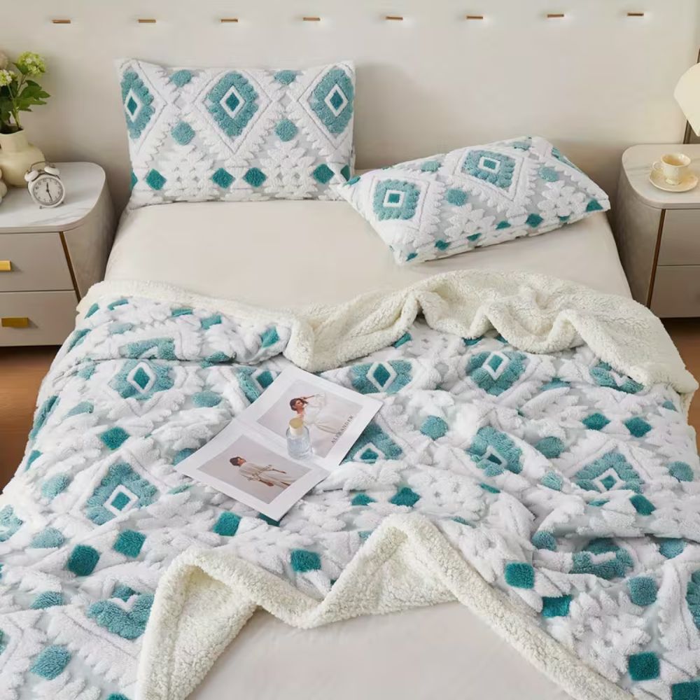 Diamond Pattern Two-Layer Microfiber Throw Blanket – Retro Style, Soft & Machine Washable for Bed, Couch & Chair