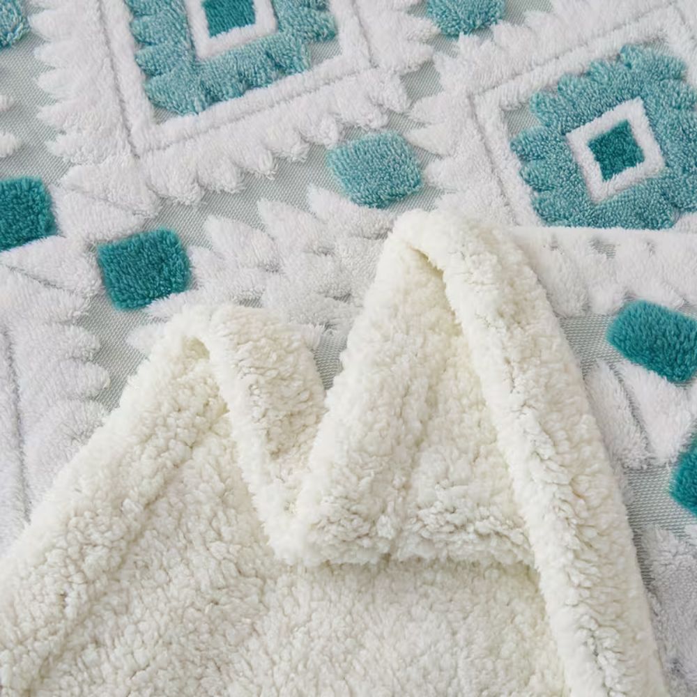 Diamond Pattern Two-Layer Microfiber Throw Blanket – Retro Style, Soft & Machine Washable for Bed, Couch & Chair