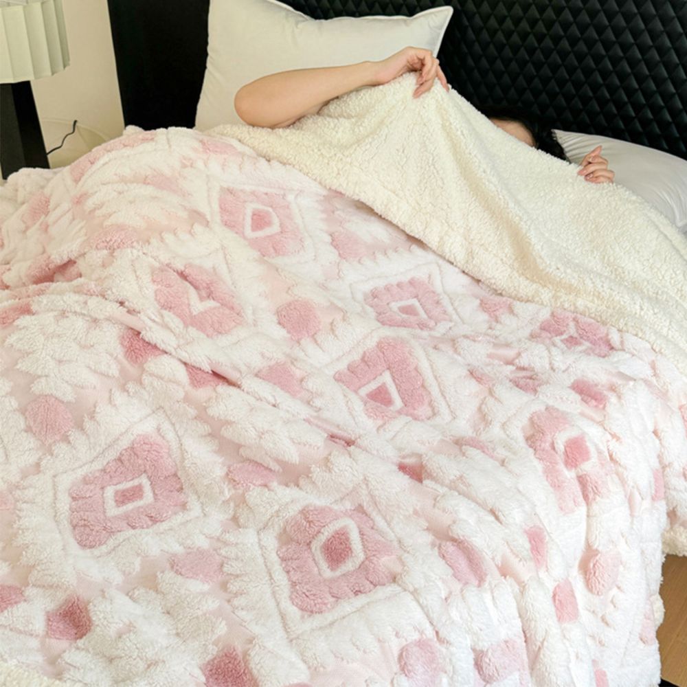 Diamond Pattern Two-Layer Microfiber Throw Blanket – Retro Style, Soft & Machine Washable for Bed, Couch & Chair