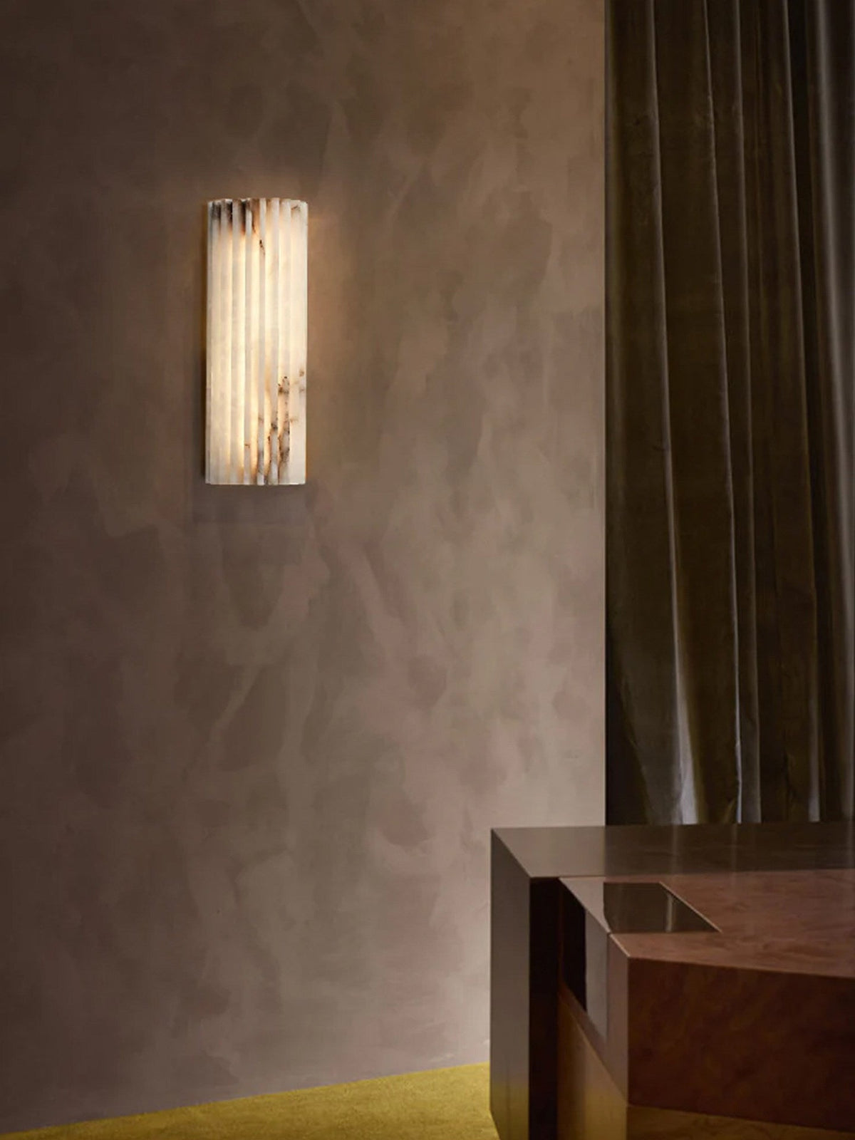 Aplique de pared de piedra natural de 12 pulgadas con LED integrado y superficie estriada, lámpara de interior para dormitorio, pasillo y sala de estar con luz ambiental cálida | Thomler