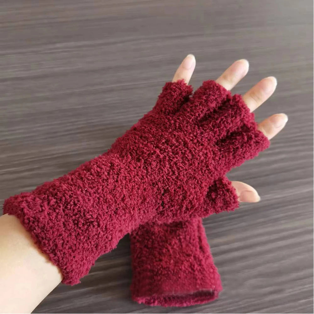 Plush-Lined Convertible Knit Handwarmers for Touchscreen Use