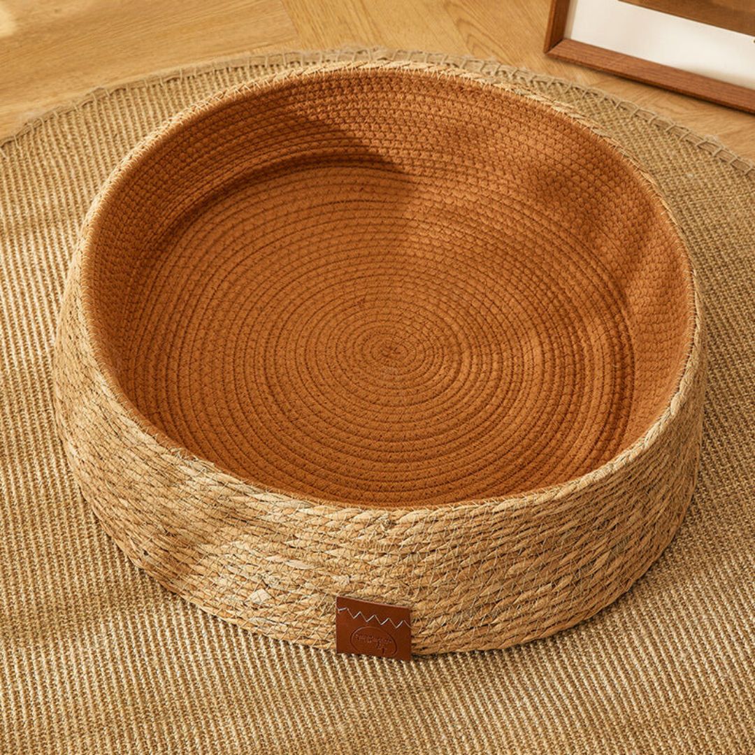 Rattan Cat Bed with Natural Scratching Surface and Circular Nesting Design