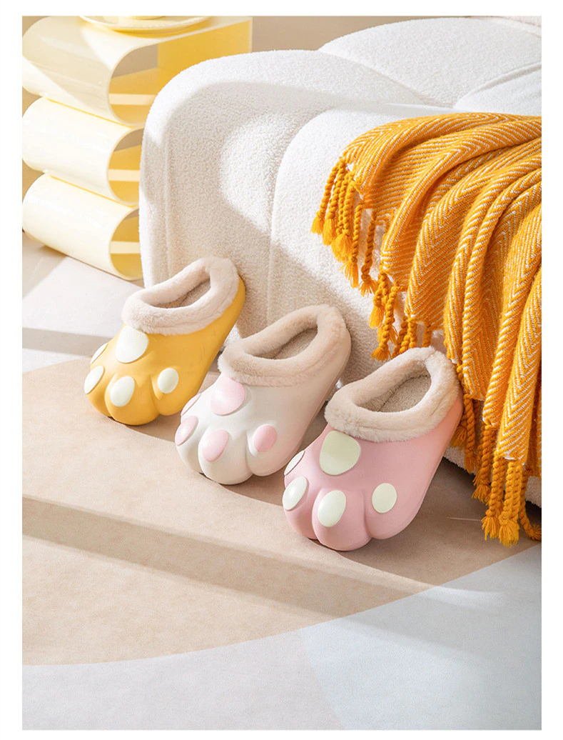 Plush Cat Paw Slippers with Fleece Lining – Cozy Winter House Shoes for Women & Men