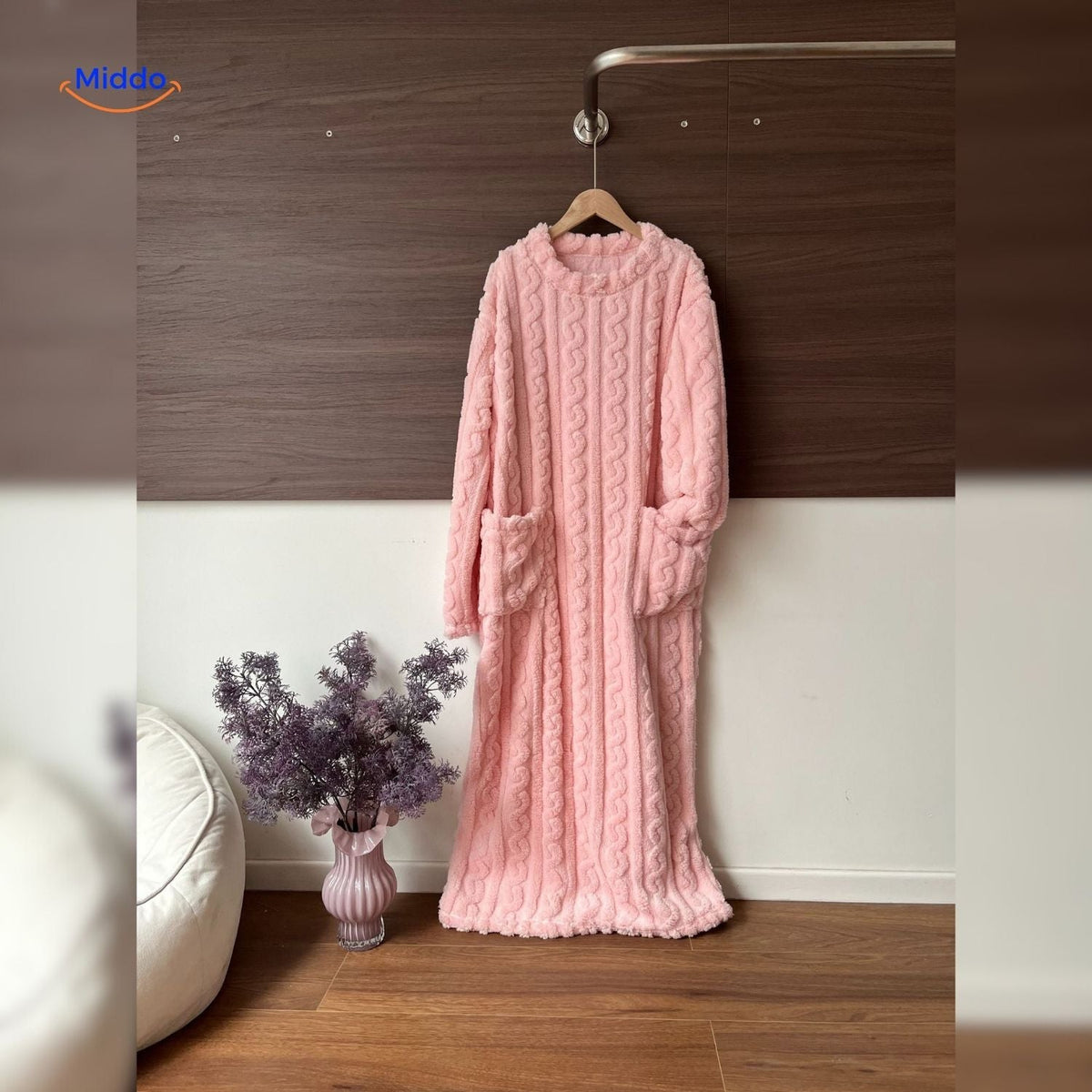 Floor-Length Fleece Wearable Blanket with Pockets – Cozy Indoor Loungewear