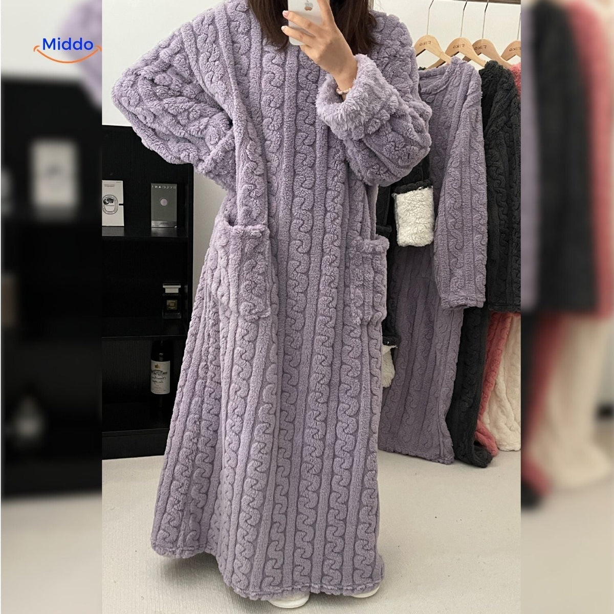 Floor-Length Fleece Wearable Blanket with Pockets – Cozy Indoor Loungewear
