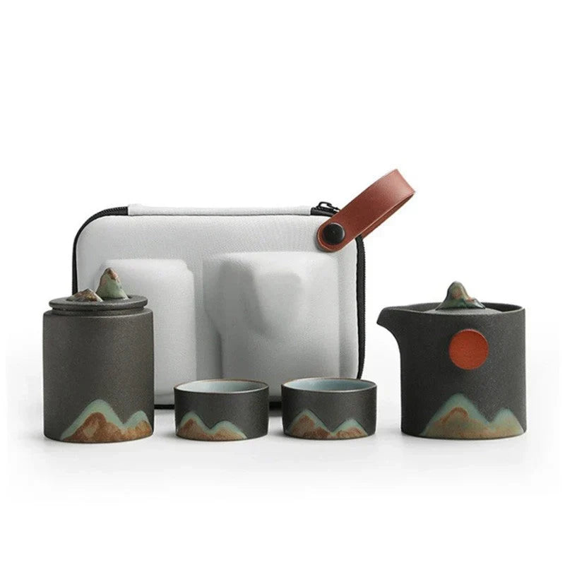 Keramik-Tee-Set für losen Tee mit integriertem Filter, Teekanne mit Holzgriff & Tassen, tragbares Teeservice für Camping, Büro & den Außenbereich | Thomler