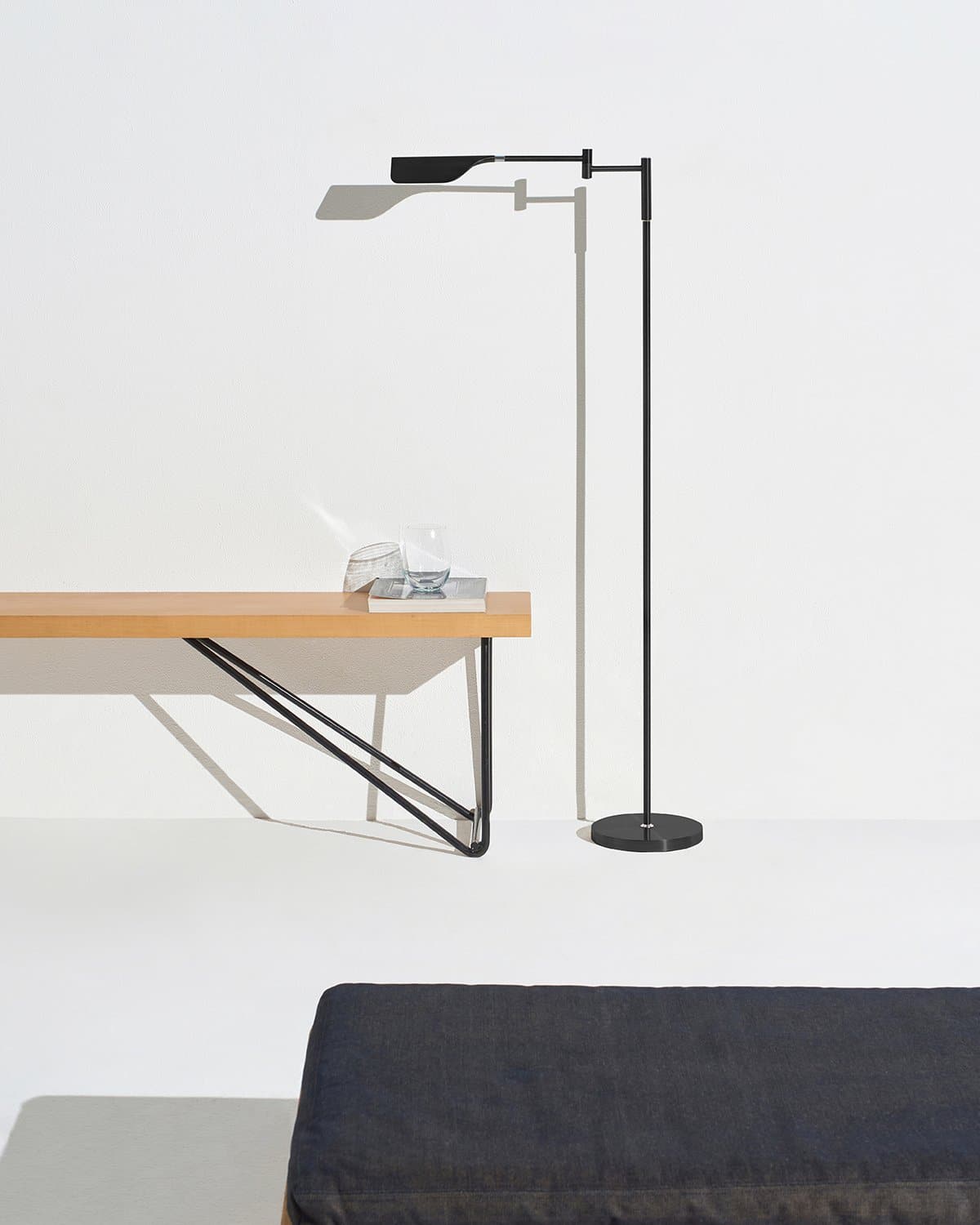 Touch-Dimming Metal Standing Lamp 53 in Tall with Integrated LED for Bedroom Living Room Reading Nook Organic Leaf Shape Warm 3000K Lighting | Thomler