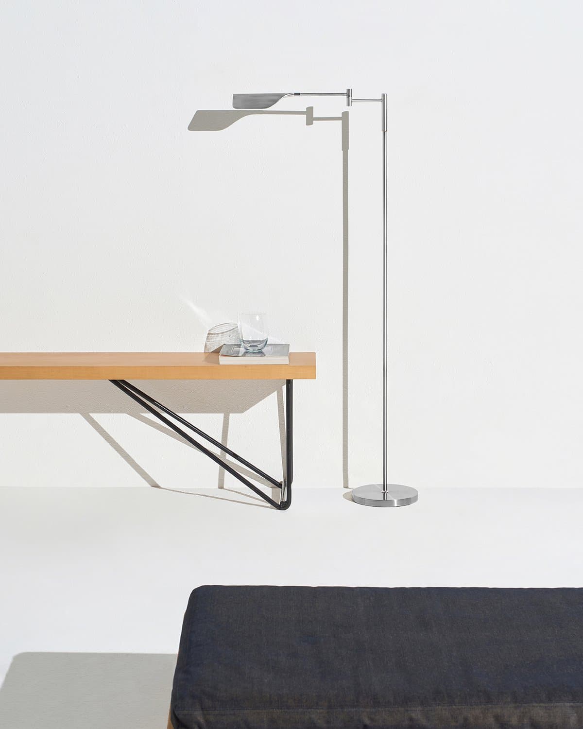 Touch-Dimming Metal Standing Lamp 53 in Tall with Integrated LED for Bedroom Living Room Reading Nook Organic Leaf Shape Warm 3000K Lighting | Thomler