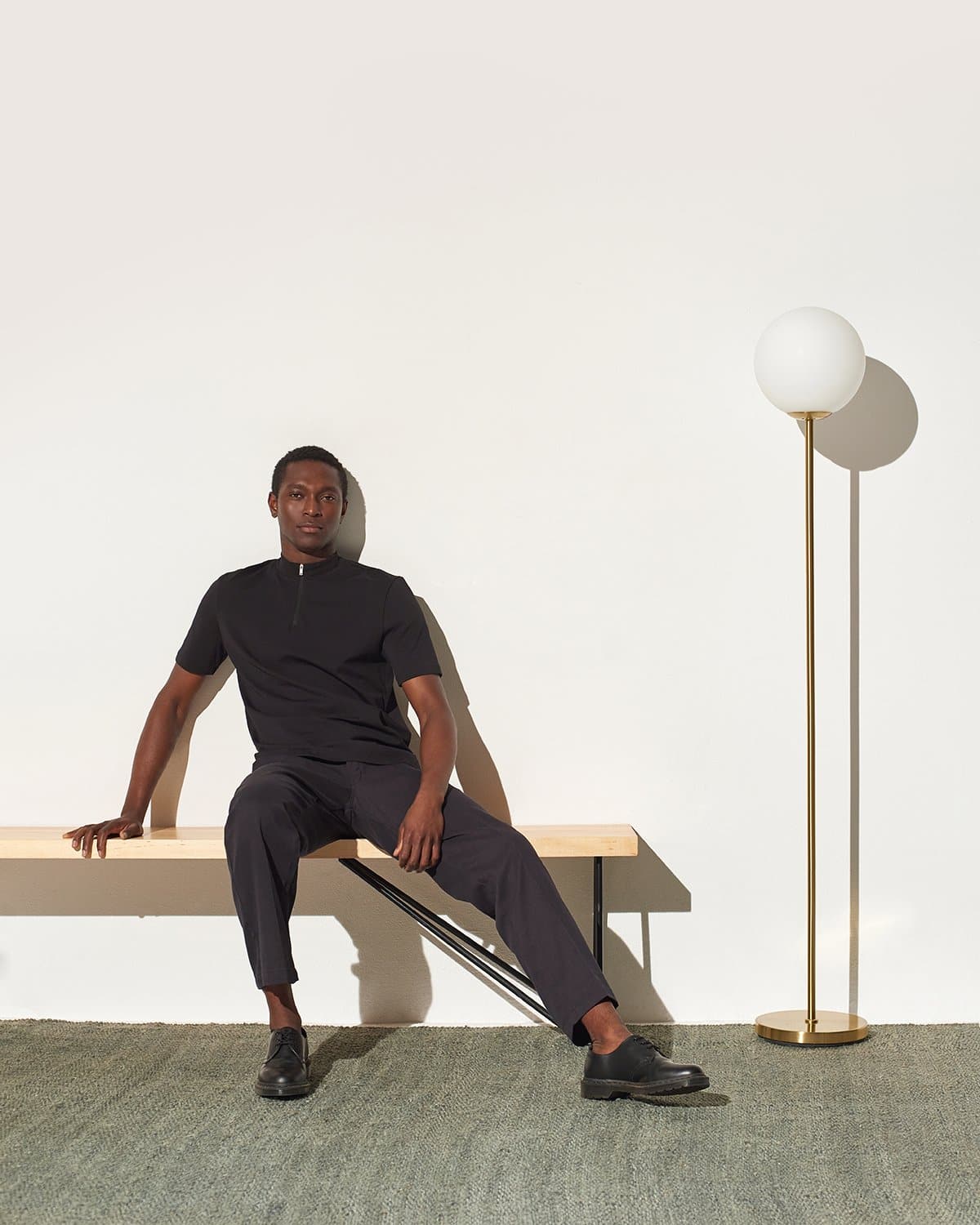 Messing vloerlamp 165 cm hoog voor woonkamers, slaapkamers en leeshoeken, warme sfeerverlichting, metalen frame, voetschakelaar, modern minimalistisch | Thomler