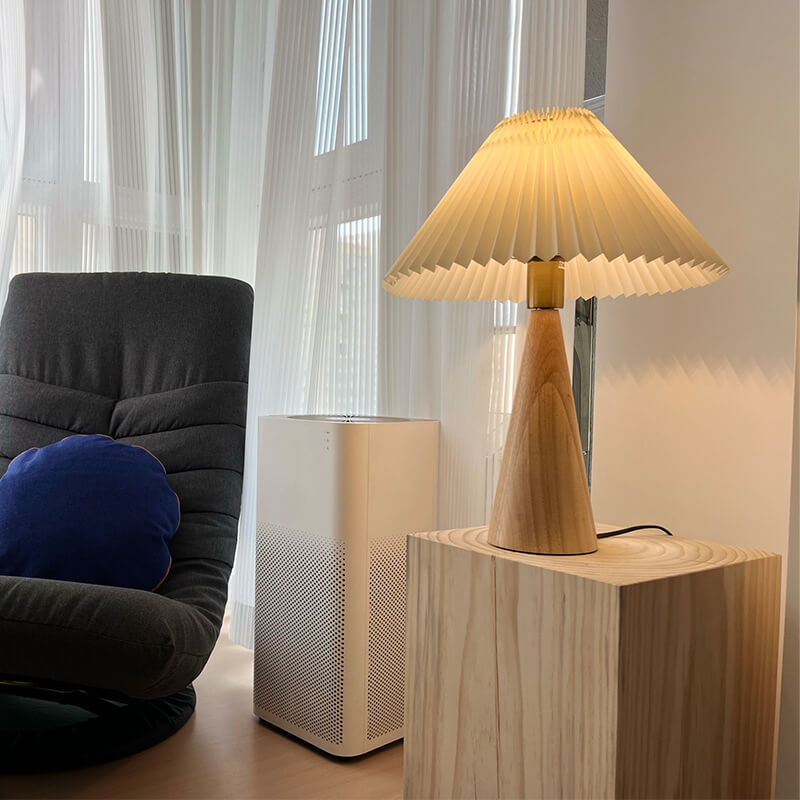 Holz-Nachtischlampe mit plissiertem Lampenschirm, 35,6 cm, dimmbare Stoff-Akzentleuchte für Schlafzimmer, Wohnzimmer, Leseecke, Japandi, skandinavisches Dekor | Thomler