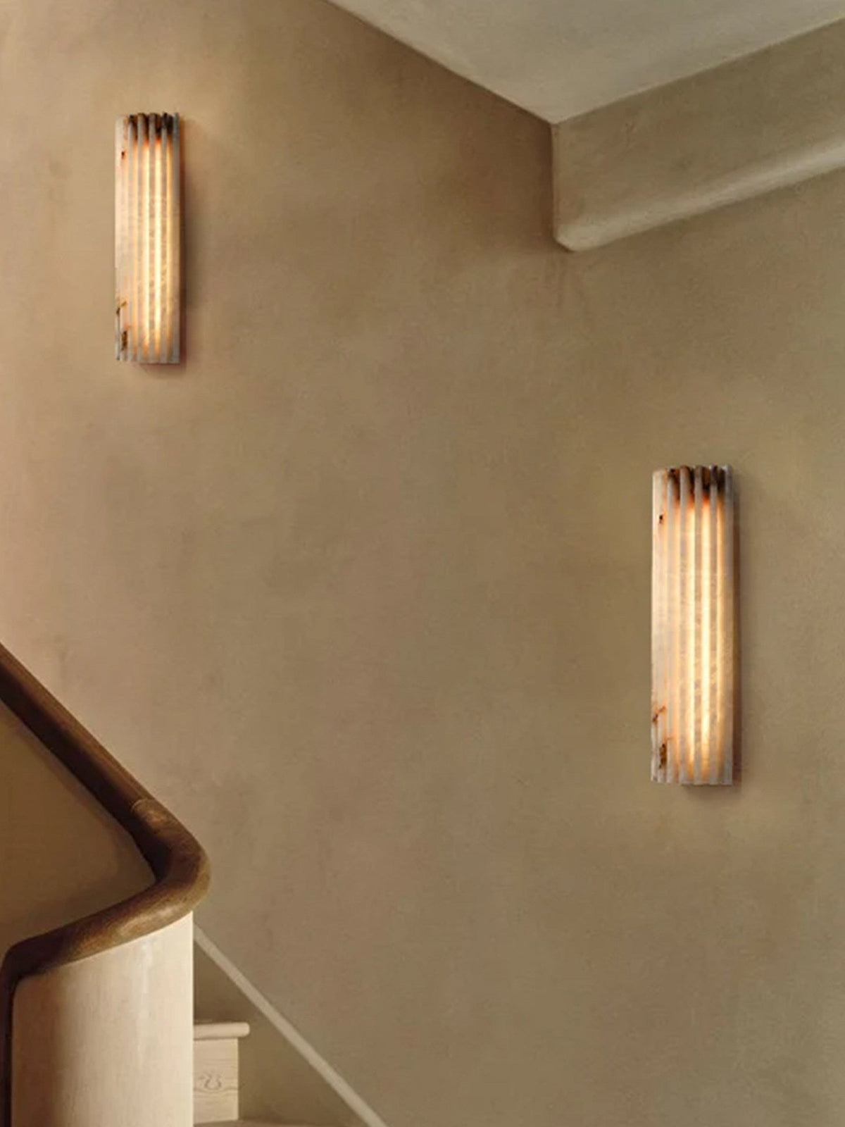 Aplique de pared de piedra natural de 12 pulgadas con LED integrado y superficie estriada, lámpara de interior para dormitorio, pasillo y sala de estar con luz ambiental cálida | Thomler