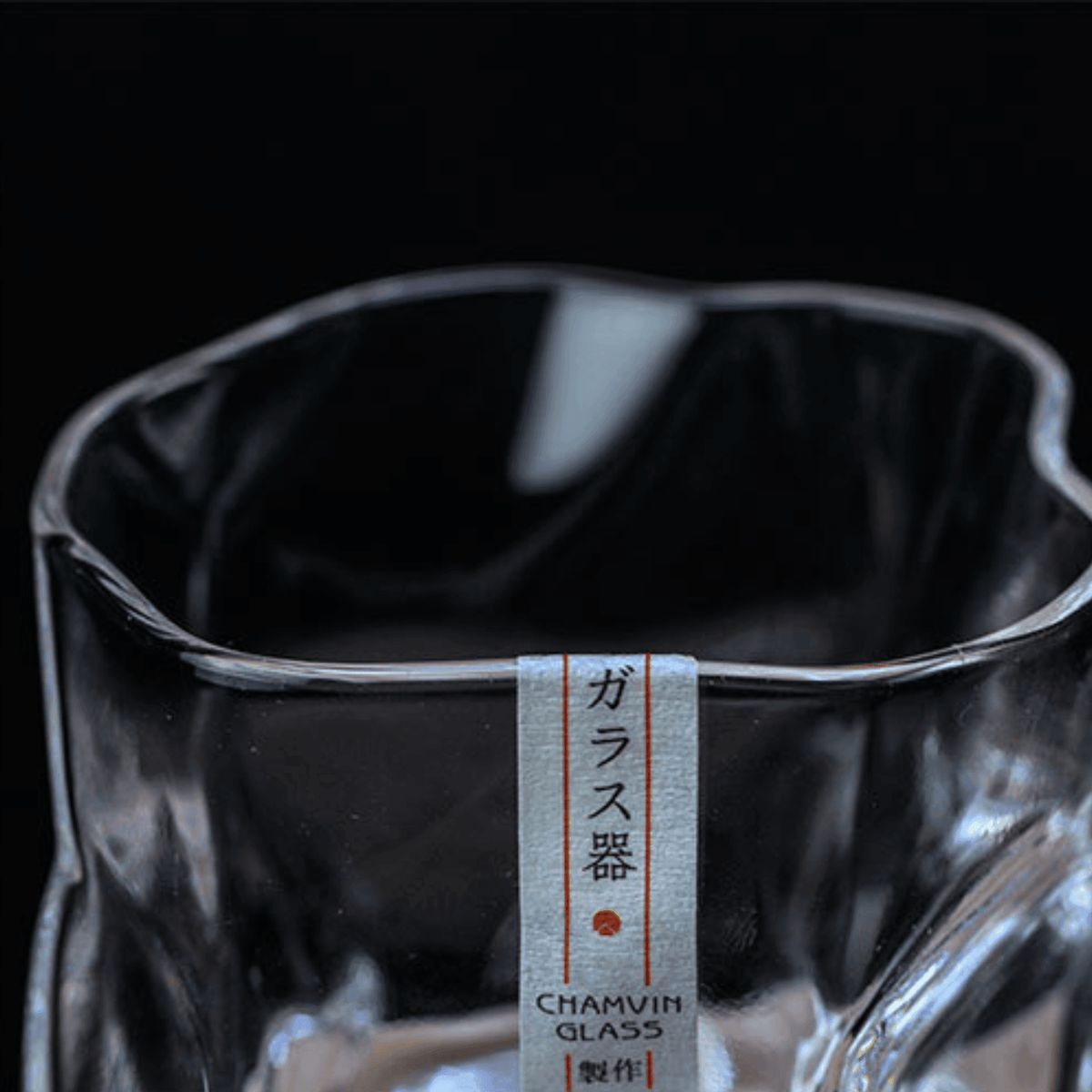 Handgeschliffener Whiskey-Tumbler aus Kristallglas mit traditionellem Facettenschliff für die Hausbar | Thomler