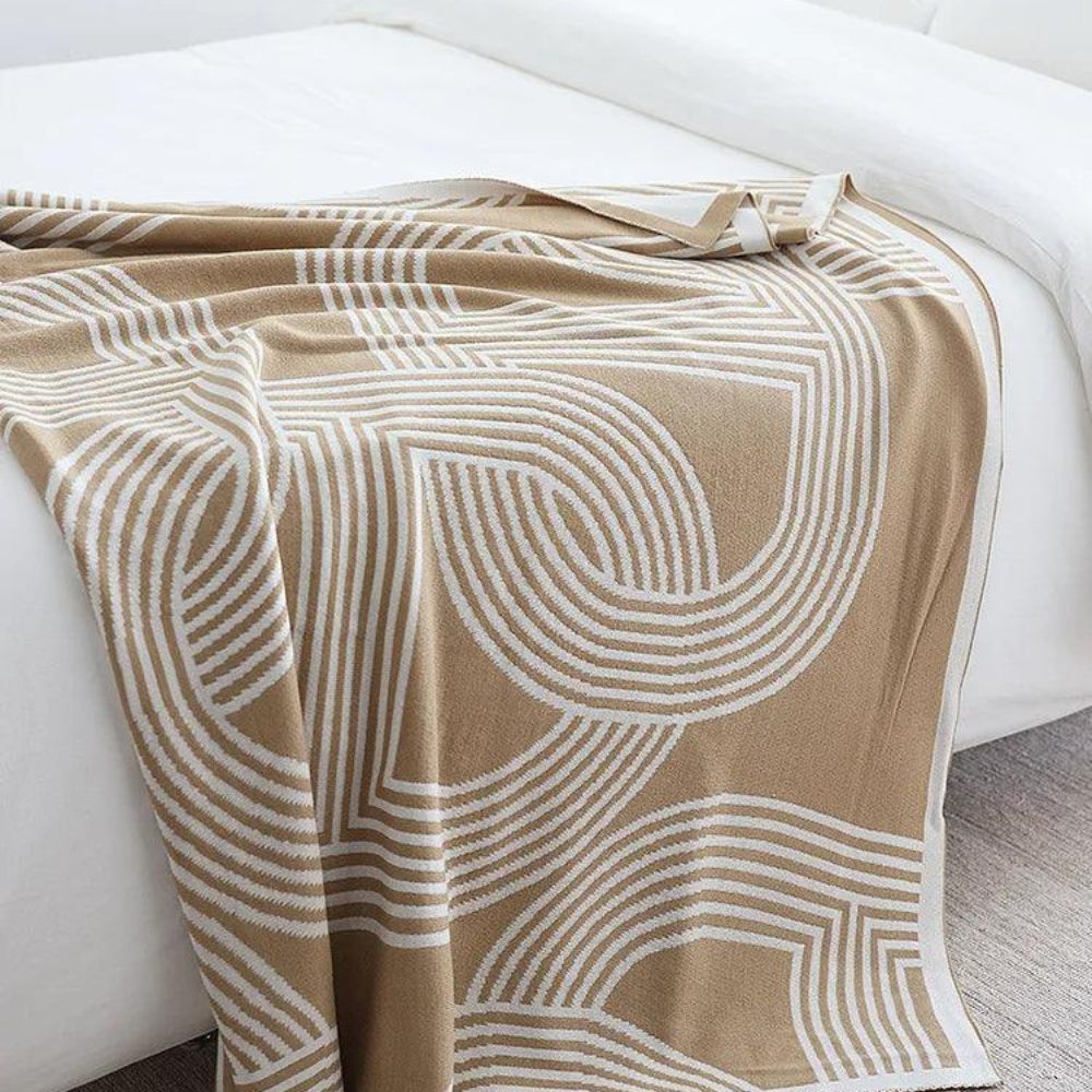 Reversible Geometric Knit Throw Blanket – Lightweight Microfiber for Couch, Bed & Decor