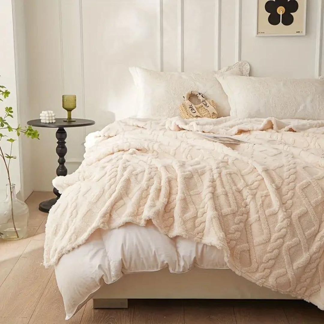 Plush Textured Fleece Throw Blanket – Breathable 3D Knit Design for Couch, Bed & Travel