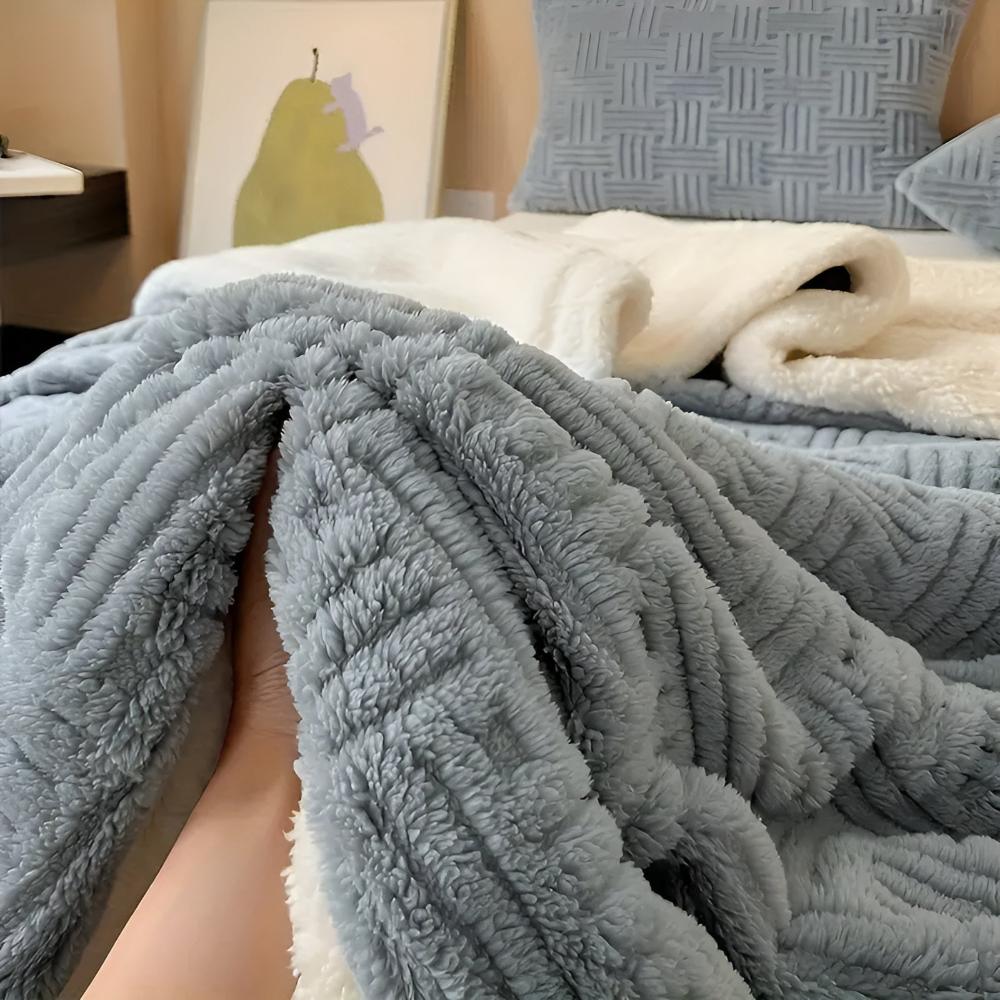 Double-Sided Fleece Throw Blanket with Textured Weave Pattern – Heavyweight Winter Warmth for Bed, Couch & Outdoor Use