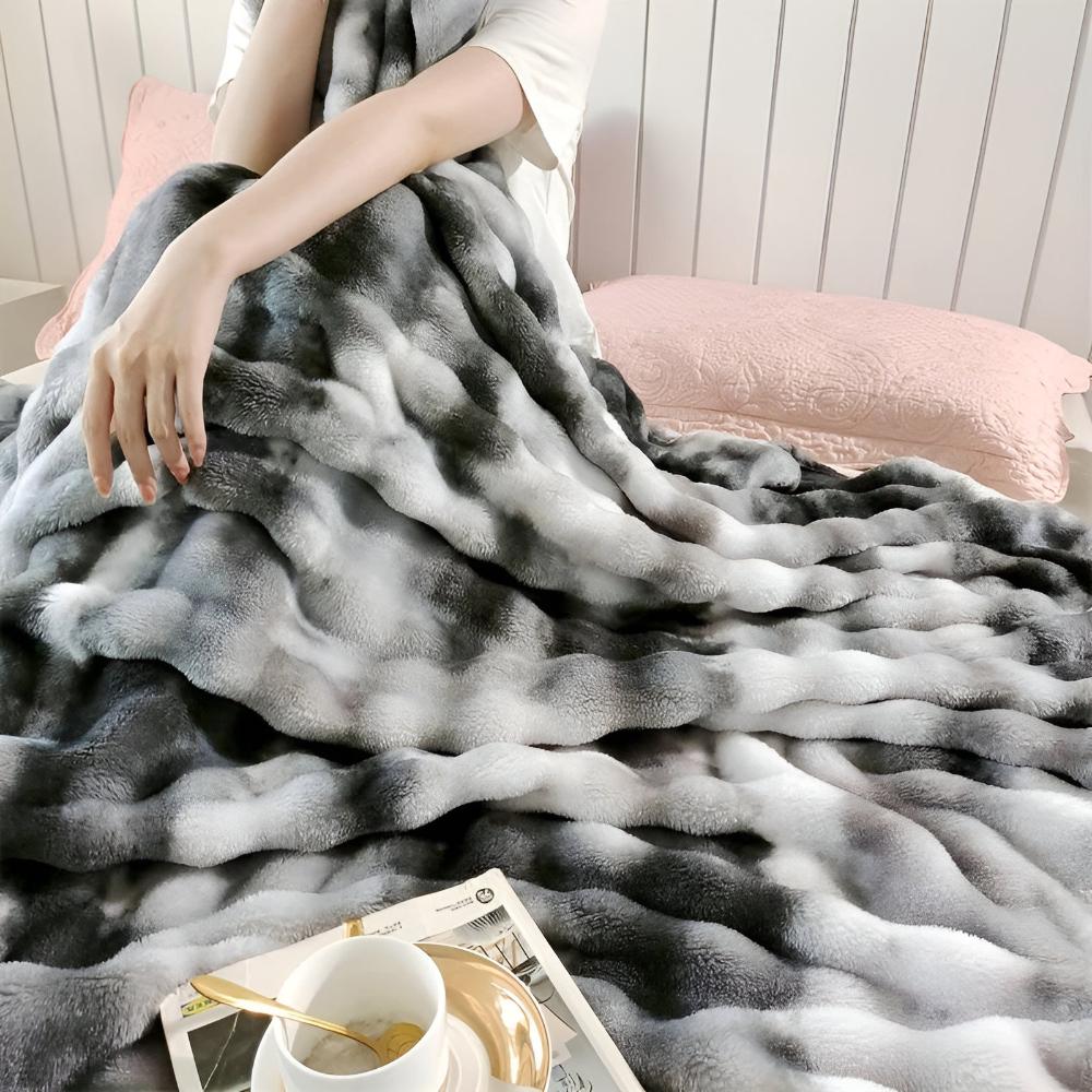 Swirl-Dyed Faux-Fur Throw Blanket – Plush & Cozy for Couch, Bed & Travel