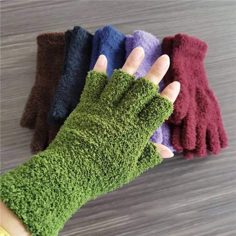 Plush-Lined Convertible Knit Handwarmers for Touchscreen Use