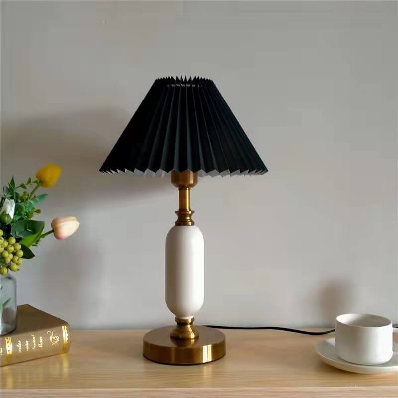 Akzentleuchte mit gefaltetem Stoffschirm 28 cm × 46 cm goldener Fuß E12-Fassung für Nachttisch Büro Arbeitszimmer Mid-Century-Stil tragbare Beleuchtung | Thomler