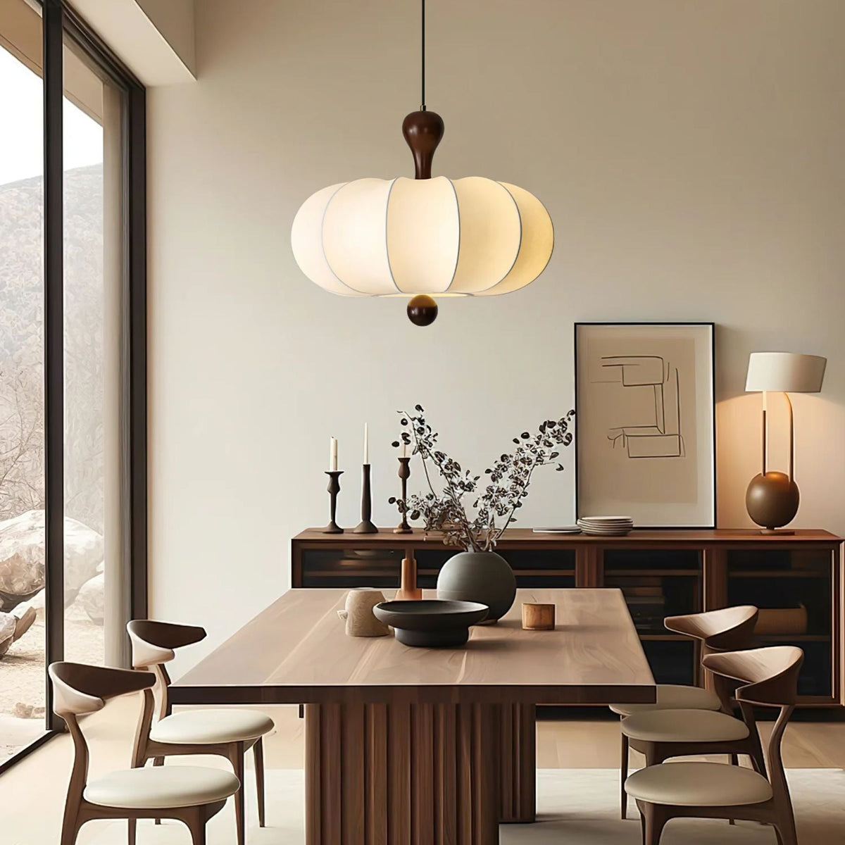 Stoffen hanglamp met houten accent voor eetkamer en keukeneiland – Zacht witte geplooide kap, modern minimalistisch armatuur | Thomler