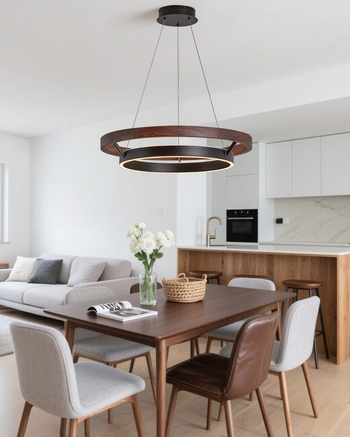 Runder Kronleuchter aus Holz mit LED-Beleuchtung, 60-120 cm höhenverstellbar, Deckenleuchte im Landhausstil für Esszimmer und Kücheninsel | Thomler