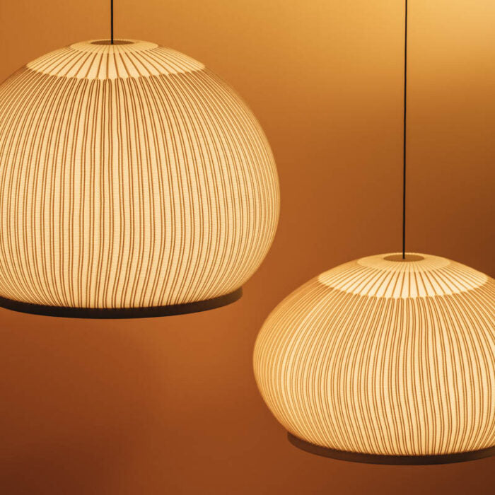 Geribbelde Lycra Hanglamp – 18 inch Ronde Dimmbare LED Plafondpendel voor Kookeiland, Eettafel & Moderne Woonruimtes | Thomler