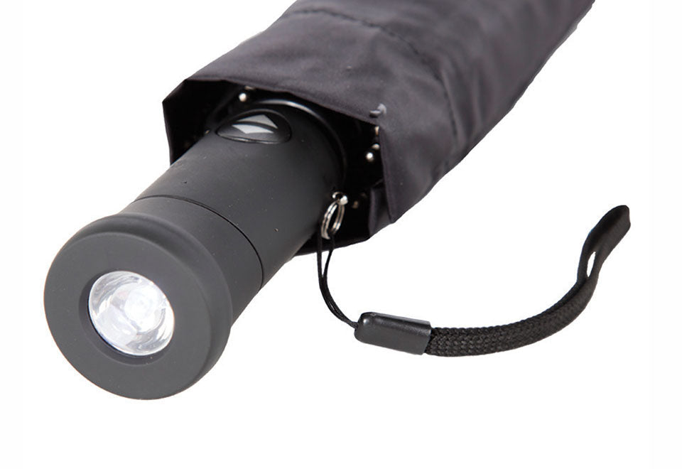 Taschenlampen-Regenschirm