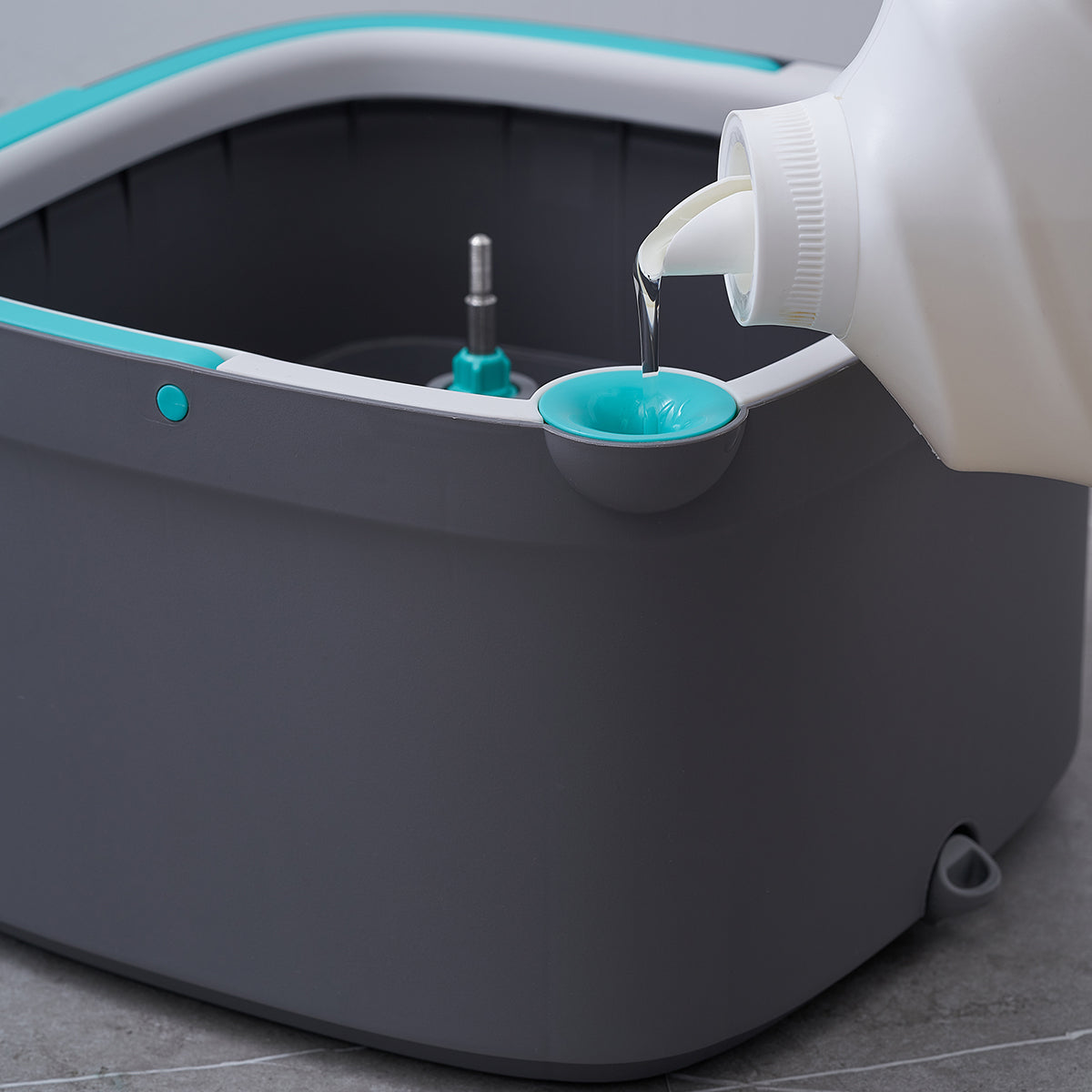 System mit Frischwasser-Mopp